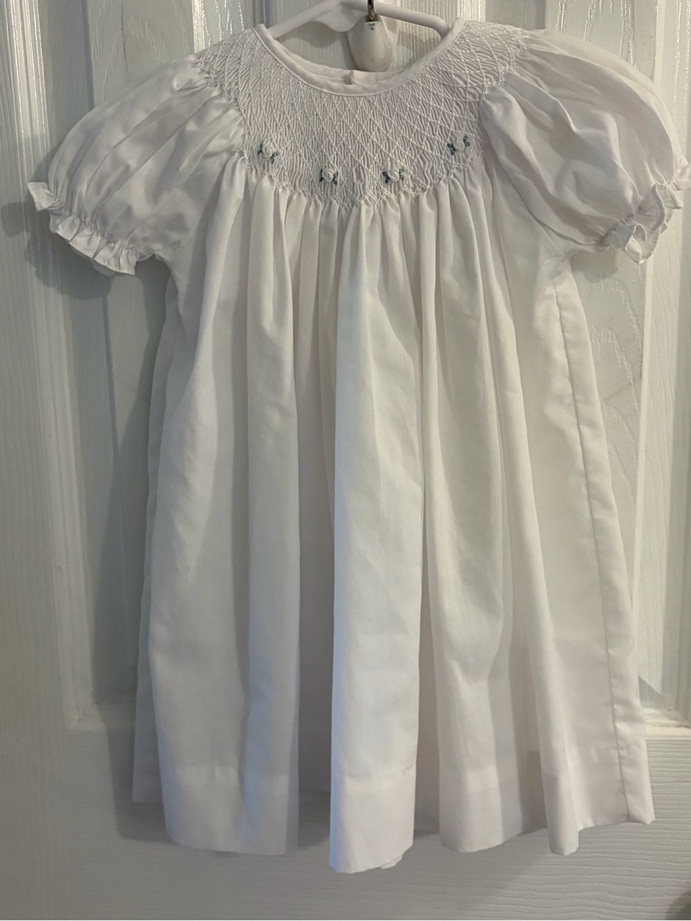 Petit Ami Stunning Baby Girl's White Bishop Hand Smocked Dress Size 3 Months